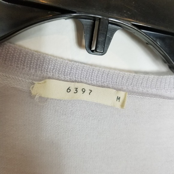 6397 Women 100% Cashmere Sweater Pullover Sz M Light Lilac V Neck Soft Cozy - Picture 6 of 7